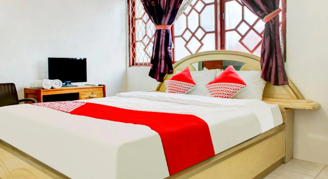 Номер Superior RedDoorz near Gapura Kota Banjarmasin
