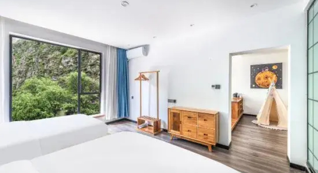 Семейный люкс Li Xiangguo Wenquan Homestay