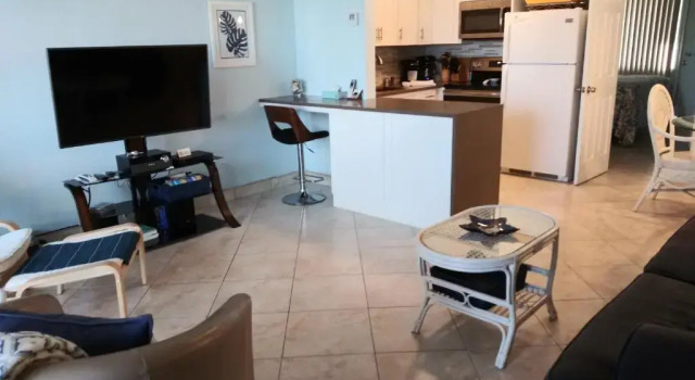 Апартаменты c 1 комнатой с красивым видом из окна Aqua Mar Condos