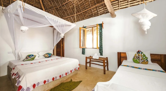 Shanuo Beach Bungalows