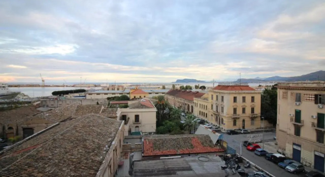 Апартаменты Seaview Apartments
