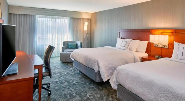 Четырёхместный номер Standard Courtyard by Marriott Albany Thruway