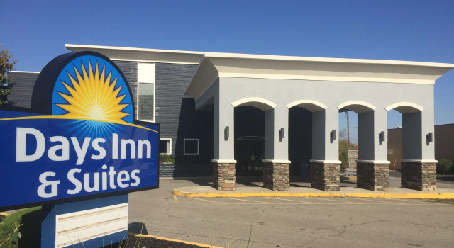 Days Inn & Suites by Wyndham Cincinnati North