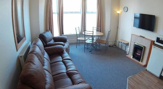 Семейные апартаменты Цокольный этаж c 1 комнатой Cleveland Court Apartments