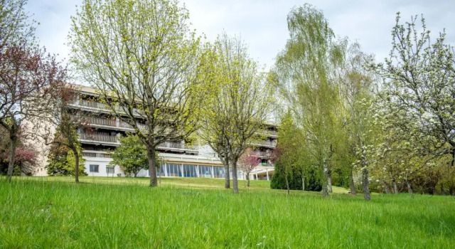 Studio de charme au coeur d'un Parc, Rezerwuj Apartament Montrichard 