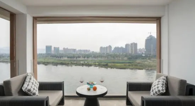 Люкс MansongResort Hotel-Mansong ( Jinghong Jiaozhuang Xishuangjing Xingguang Night Market)