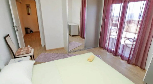 Apartments Adria View, Buchen Sie Ferienwohnung Hotels in Gespanschaft Split-Dalmatien mit Pool, Schwimmbad