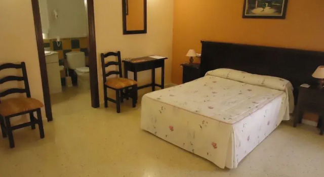 Hotel Avenida, Rezervați Hotel Velez Axarquía
