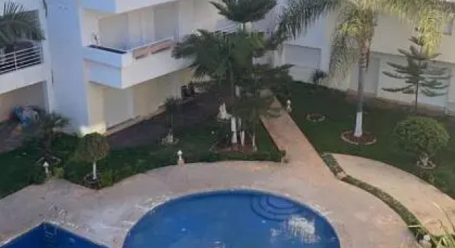 Superbe appart dans une résidence avec piscine, Rezervovat Apartmán Hotely v Doukkala-Abda s parkováním, Parkování
