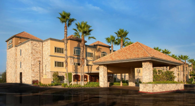Номер Standard Ayres Suites Diamond Bar