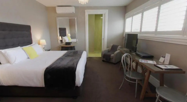 Студия Premium Ballarat Premier Apartments