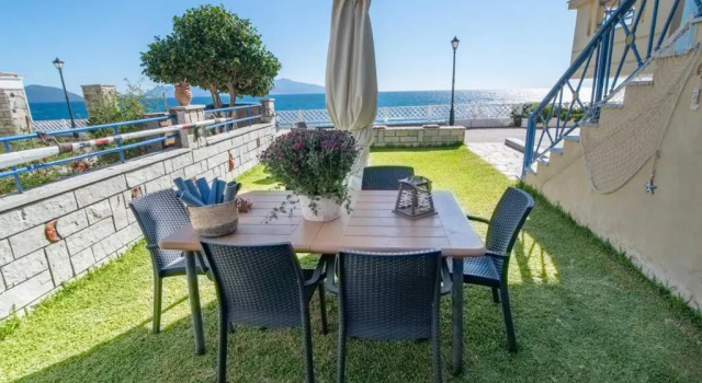 Апартаменты Lovely Seaside Apartment