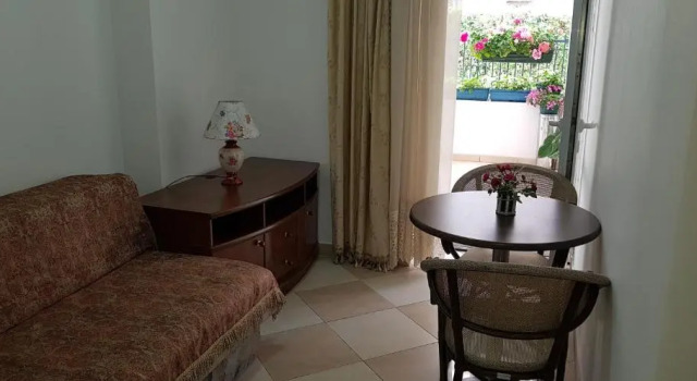 Апартаменты Цокольный этаж с 2 комнатами Apartments Tamara