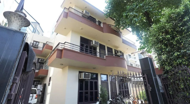 OYO 22270 Sky Inn
