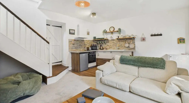 Host Stay Brackenrigg Cottage