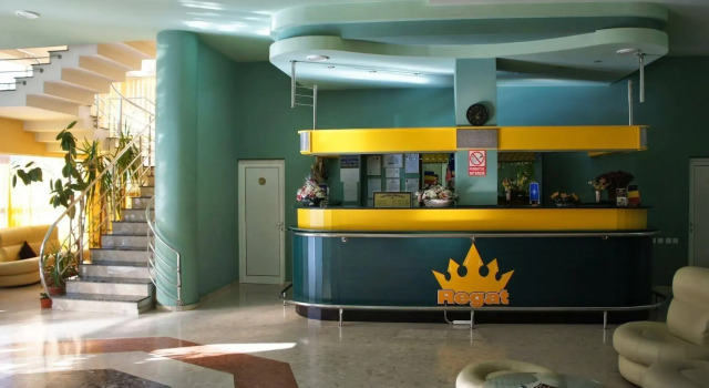Hotel Regat, Rezerwuj Hotel Piteszti 