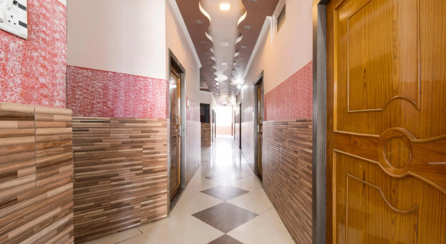 SPOT ON 72828 Hotel Jay Bhavani, Rezervovat Hotel Naroda Gujarat