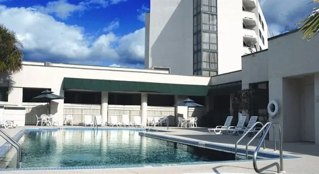 Clarion Hotel Deland, Book Hotel DeLand Florida