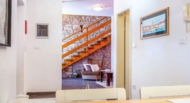 Charming stone house on a walking distance from the beach, Prenota Villa Valbandon Istria