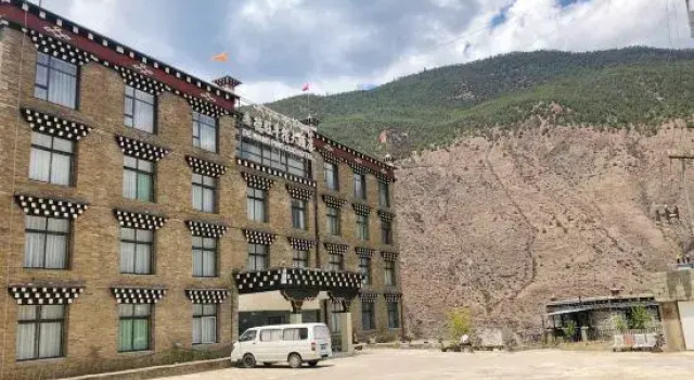 Daocheng Dewang Pingcuo Hotel, Book Hotel Hoteller og overnatningssteder i Gehui, Hotel