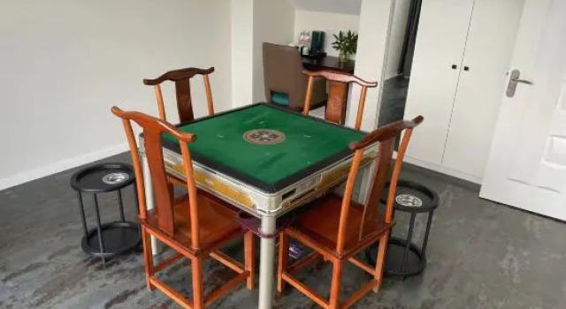 Люкс Deluxe Yunbai Yun Hotel (Shanghai Lushan Happy Valley Branch)