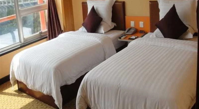 Colorful City Hotel, Rezerwuj Hotel Hotele w Shenzhen z parkingiem, Parking