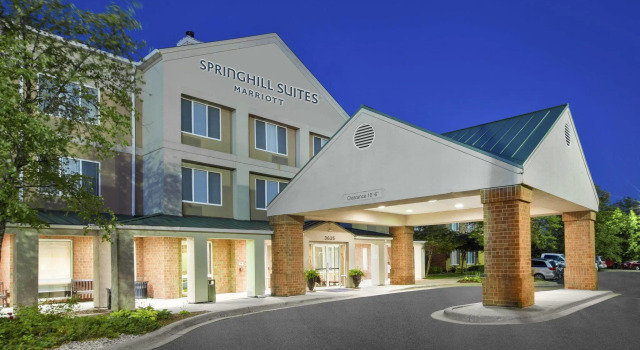 SpringHill Suites Minneapolis-St. Paul Airport/Eagan, Varaa Hotelli Hotellit Minnesota pysäköinnillä, Pysäköinti
