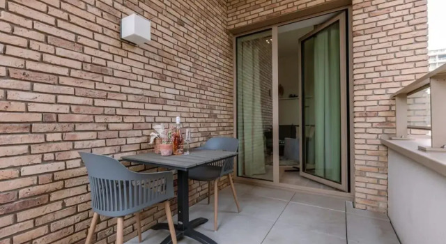 Top of the line apartment in a new upscale residence close to the sea and the beach, Rezerwuj Apartament Hotele w Bruksela z parkingiem, Parking