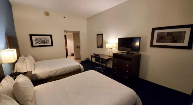 Holiday Inn Express St. Louis Arpt - Maryland Hgts, Boek Hotel Hotels in Missouri met zwembad, Zwembad