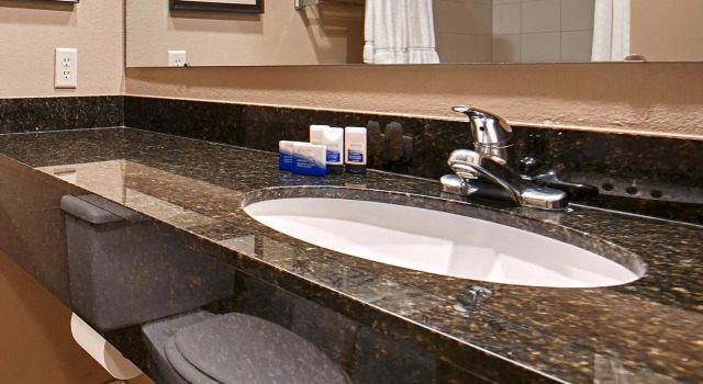 Четырёхместный номер Standard Heritage Inn
