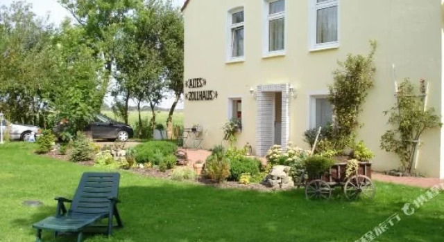 Pension Altes Zollhaus, Reservar Hotel Hotéis em Cuxhaven com estacionamento, Estacionamento