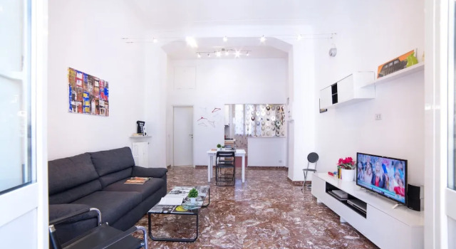 Rent in Rome - Etruria, Забронировать Отель Отели Рима с парковкой, рядом с Piazza San Giovanni in Laterano, Парковка