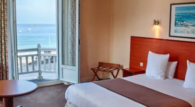 Семейный номер Standard с видом на внутренний двор Grand Hôtel de Trestraou
