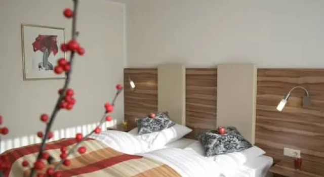 Hotel Engelhardt, Забронировать Отель Пфуллинген 