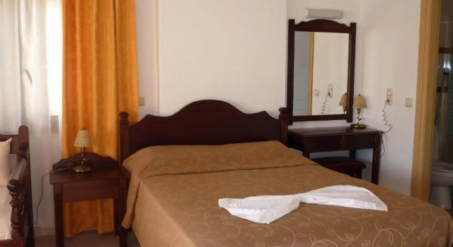 Студия Pantheon Apartments & Studios