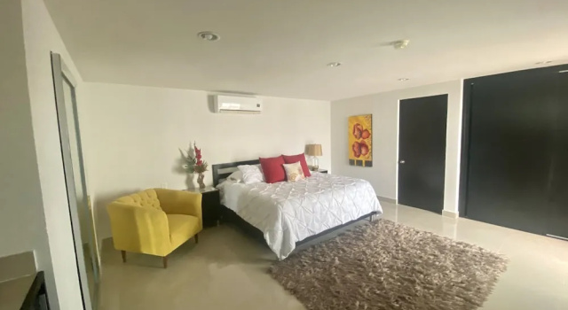 Люкс с балконом VANESSA 42 Suites - 5Th. Ave