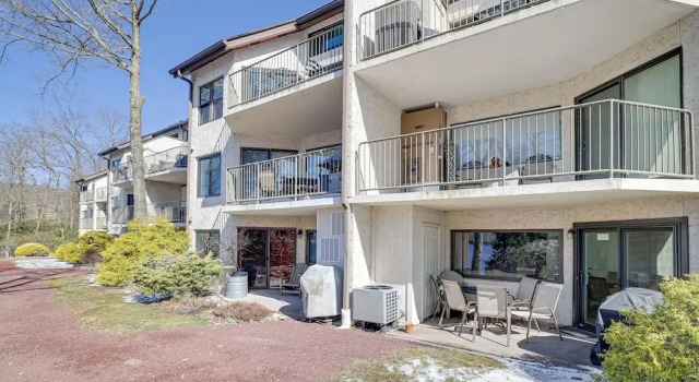 Big Boulder Water Views! Condo in Lake Harmony, Book Hotel Holiday Poconos United States of America