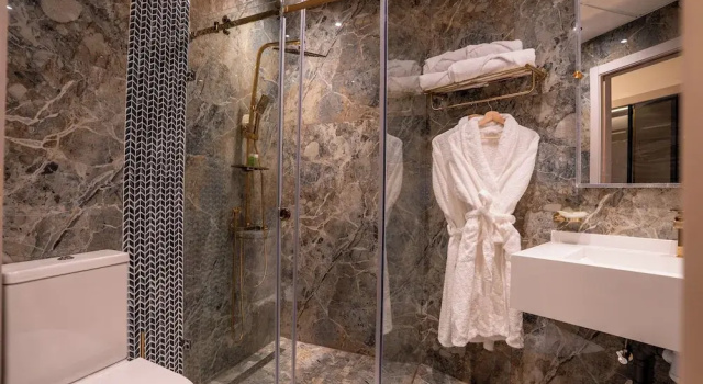 Трёхместный номер Standard с балконом и с видом на горы Hotel Esmeralda
