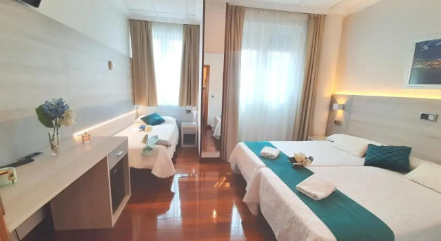 Трёхместный номер Standard Hotel Nueva Plaza