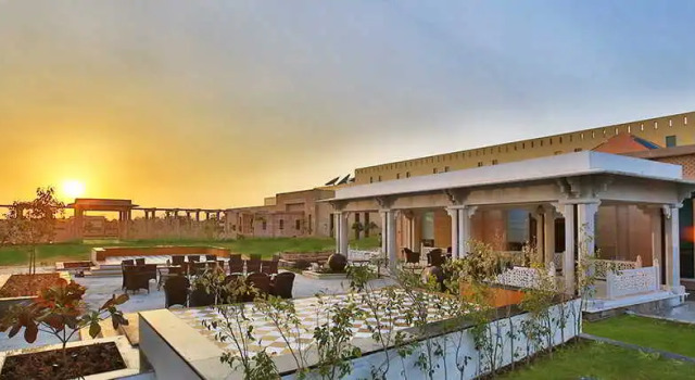 V Resorts Veergarh Jhalamand, Забронировать Отель Отели штата Раджастхана с парковкой, Парковка