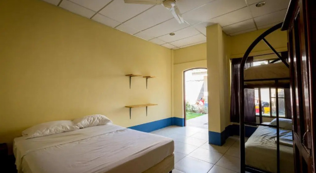 Poco a Poco Hostel, Забронировать Хостел Леон Leon Region