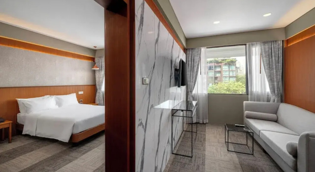 Полулюкс Maison Stay Bangkok
