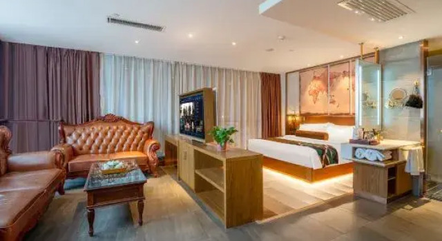 Люкс Deluxe James Joyce Coffetel Hotel (Shijiazhuang LeTai Center Ping'an Avenue Subway Station)