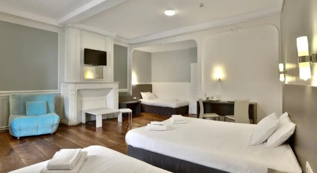 Трёхместный номер Standard Logis Hotel Auberge Dupuytren