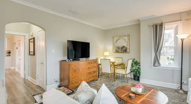 Family Apartment w/ Deck + Yard Near Northwestern, Varaa Huoneisto Evanston 