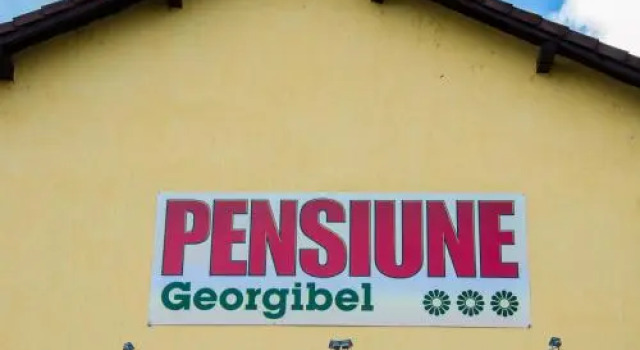 GEORGIBEL, Rezerwuj Hotel Hotele w Hunedoara z parkingiem, Parking