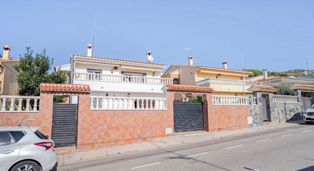 Stylish Holiday Home in el Mas Mel by the Forest, Rezerwuj Hotel El Mas Mel Hiszpania