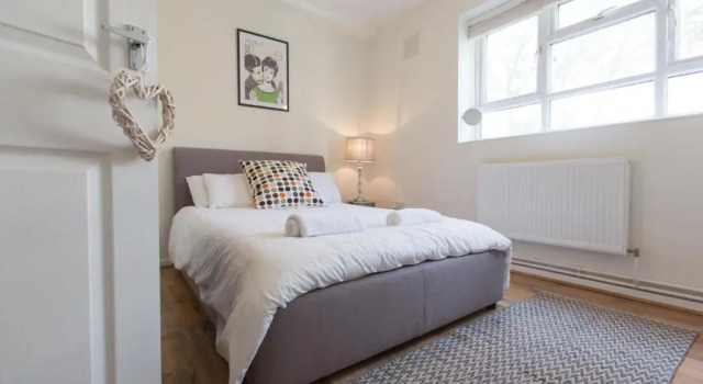 6 Minutes to the Tower of London Trendy Shoreditch Central London Sleeps 8, Varaa Huoneisto Asunnot kohteessa Merseyside, Huoneisto