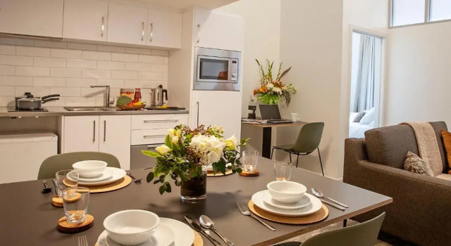 Апартаменты Sojourn Apartment Hotel - Riddiford