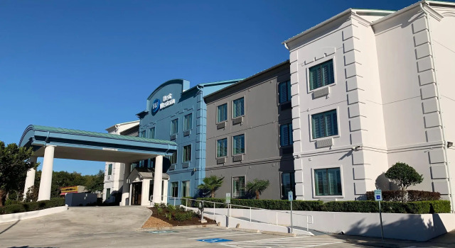 Шестиместный люкс Best Western Houston Bush IAH Intercontinental Airport Inn